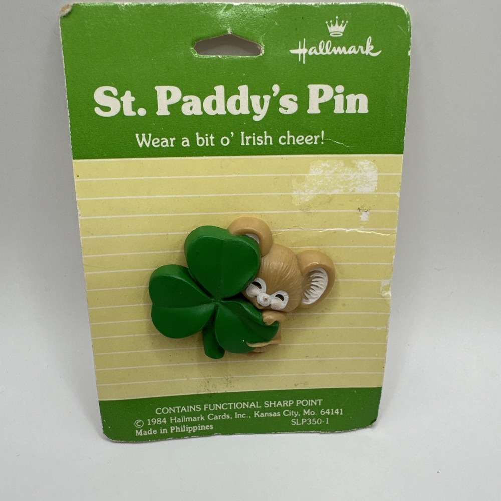 Vintage Hallmark St‎ Patrick's Day Lapel Pin Mouse Shamrock Brooch NIB Unused